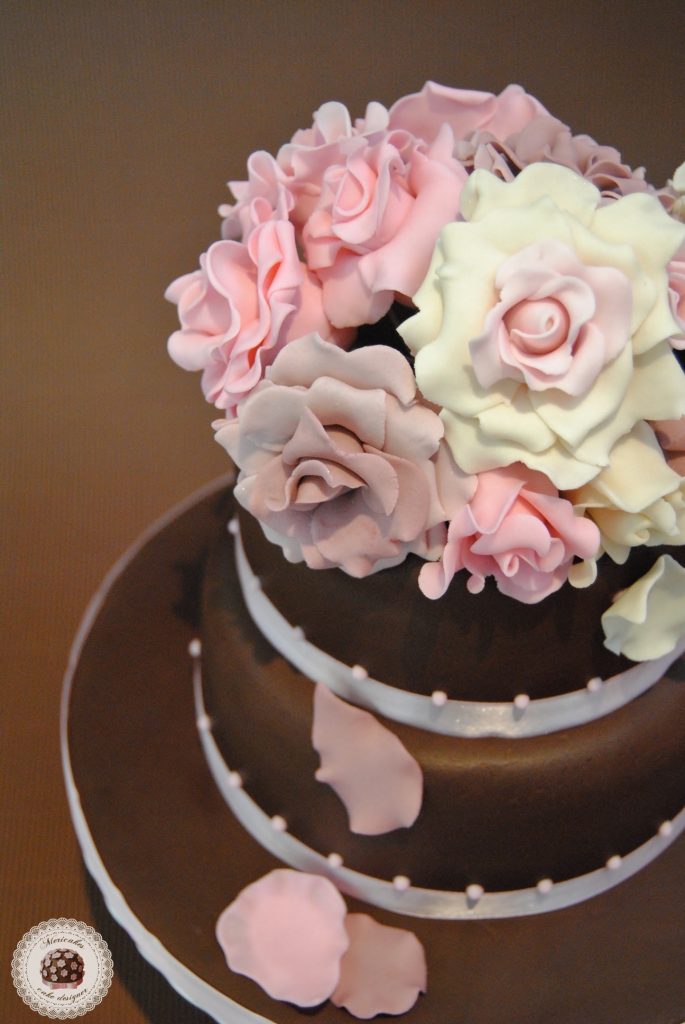 tarta-bodas-novios-wedding-cake-fondant-barcelona-mericakes-red-velvet-rosas-bouquet-chocolate-bouquet