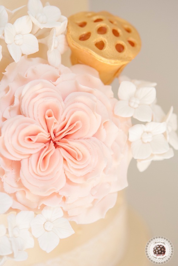 rose-pastel-wedding-cake-barcelona-weddings-dots-lace-hydrangea-sugarflowers
