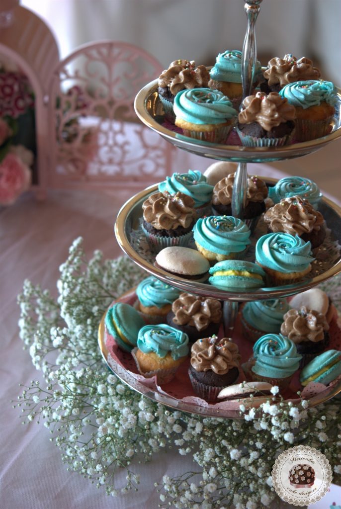 dessert-table-mesa-dulce-candy-bar-comunion-primera-comunion-mericakes-barcelona-mas-de-sant-llei-tartas-decoradas-tartas-infantiles-macarons-mini-cupcakes-11