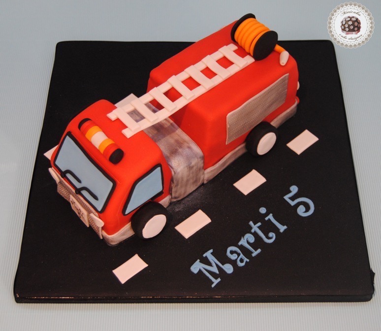 tarta-cake-tartas-infantiles-camion-de-bomberos-barcelona-mericakes-fondant-cake-for-kids