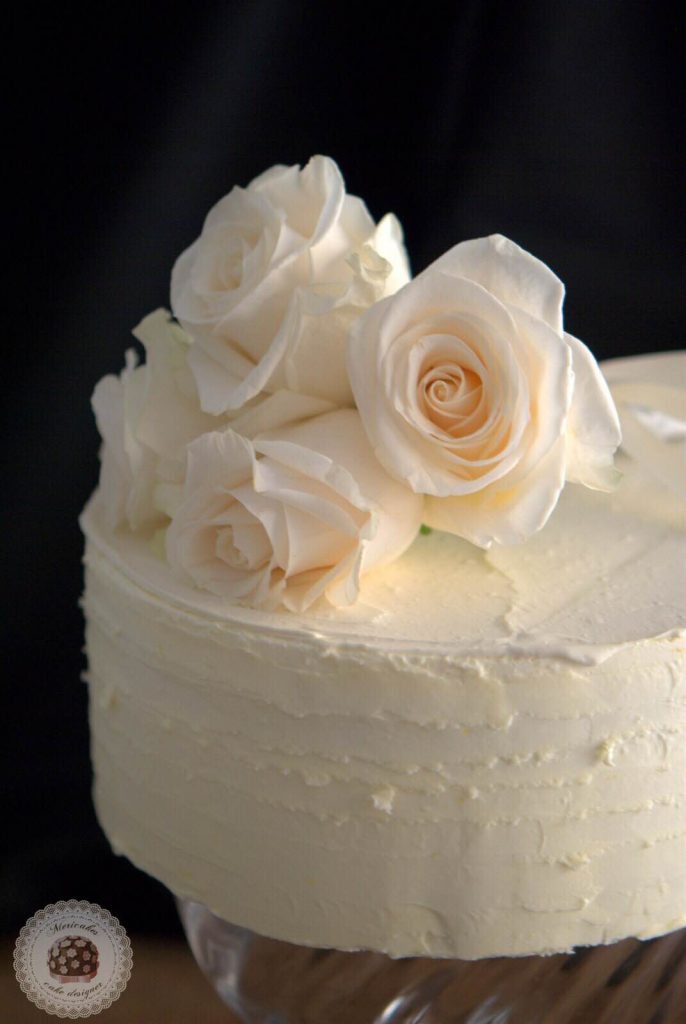 layer-cake-naked-cake-wedding-cake-bodas-barcelona-mericakes-tarta-de-boda-white-cake-roses-barcelona-wedding-7