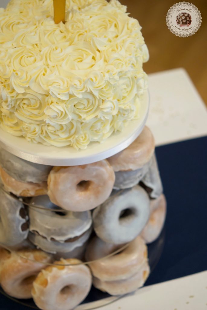 Wedding cake, tarta de boda, spain wedding, doughnuts, doughnuts tower, donuts, berlinas, donas, mericakes, barcelona, wedding stories, cream cake, cake topper, chocolate 2