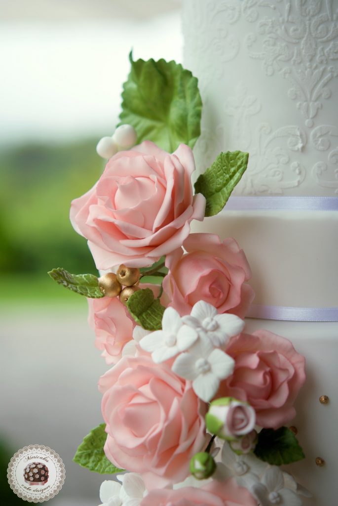 Roses & Hydrangeas Wedding Cake