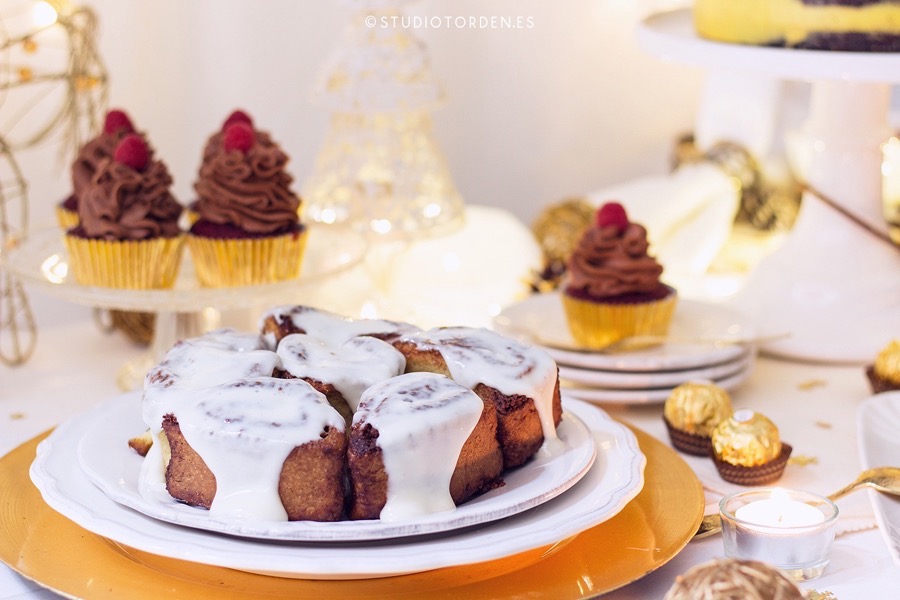 mericakes-torden-maria-lunarillos-mesa-dulce-sweet-tbale-dessert-table-fruit-cake-cinnamon-rolls-eclairs-cupcakes-barcelona-christmas-navidad15