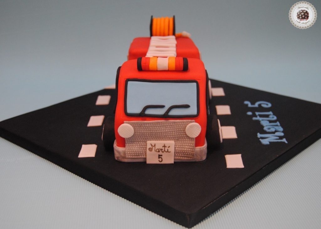 Tarta Camión de Bomberos - Mericakes - Cake Designer