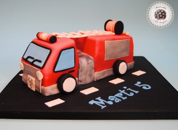 tarta-cake-tartas-infantiles-camion-de-bomberos-barcelona-mericakes-fondant-cake-for-kids