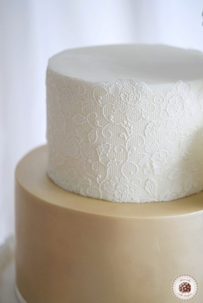 wedding-cake-tarta-de-boda-mericakes-lace-ruffle-barcelona-bridal-dress-sugarcraft-fondant-peony-chocolatefondant5