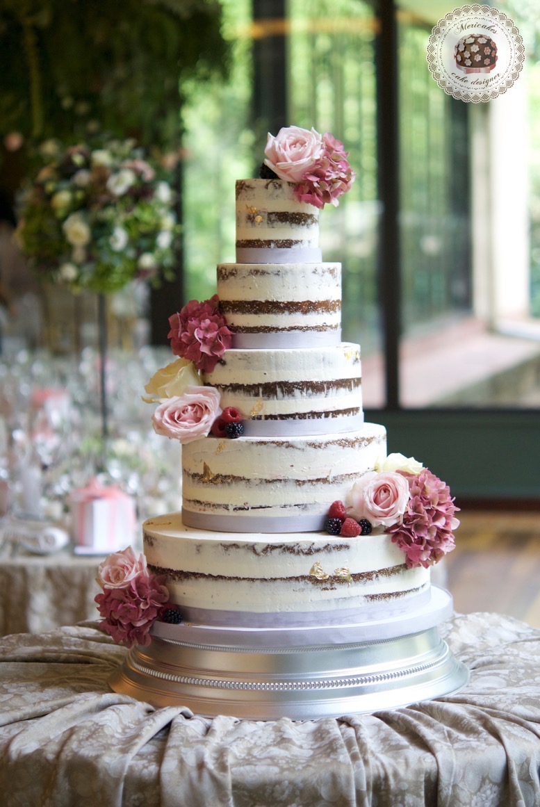 wedding-cake-tarta-de-boda-semi-naked-cake-mericakes-barcelona-bell-reco-tavola-fresh-flowers-almond-cake-wedding-inspiration-2