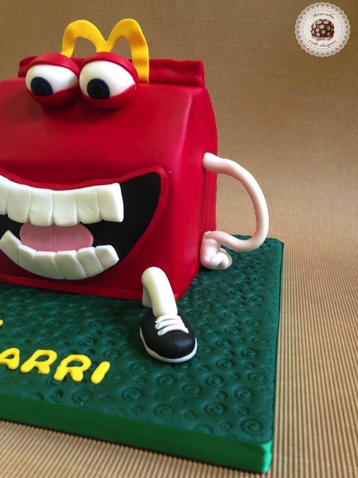 happy-meal-mc-donals-mericakes-tarta-cake-birthday-cake-geek-cake-sugarcraft-pastel-red-velvet-barcelona-reposteria-creativa-jpg