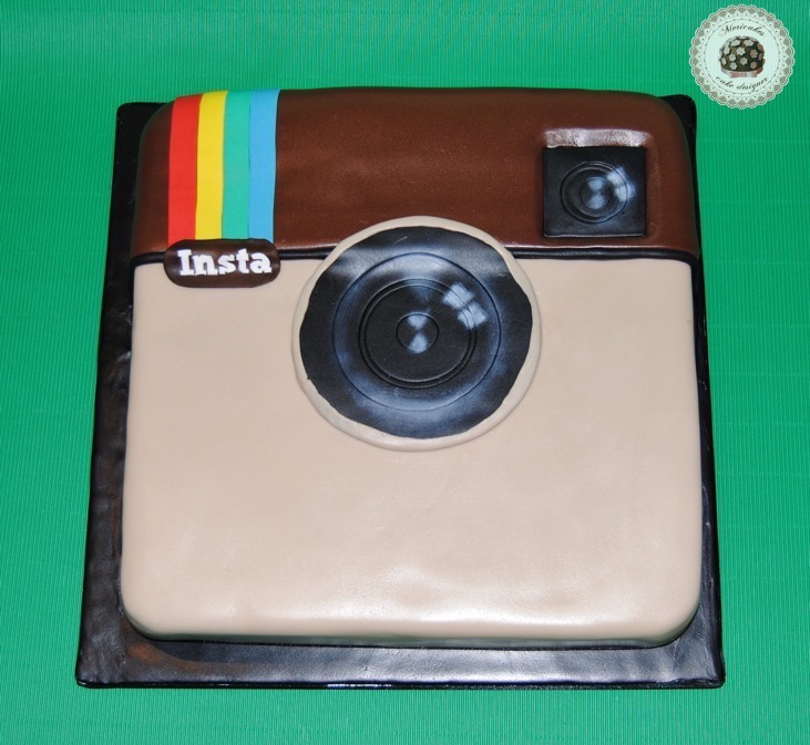 instagram-cake-tarta-mericakes-barcelona-fondant-chocolate-frambuesas-barcelona-fotografia-agnes-busquets-tartas-barcelona-tartas-personalizadas-logo-cake-decorating-sugarcraft