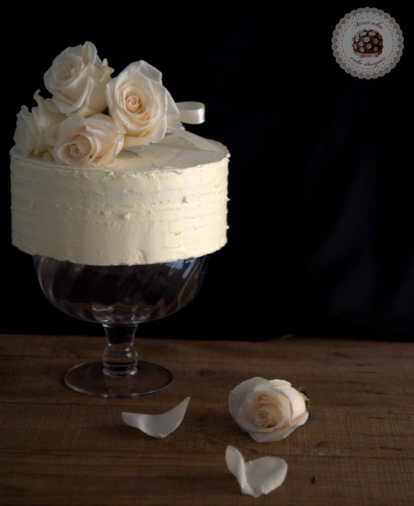 layer-cake-naked-cake-wedding-cake-bodas-barcelona-mericakes-tarta-de-boda-white-cake-roses-barcelona-wedding-3