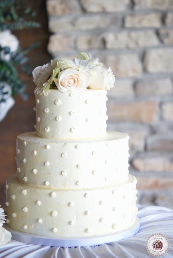 semi-naked-cake-wedding-cake-tarta-de-boda-mas-de-sant-llei-barcelona-wedding-mericakes-red-velvet-roses-gerbera-bridal-fresh-flowers-barcelona-dots