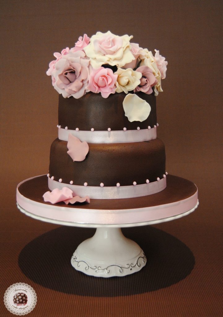 tarta-boda-wedding-cake-mericakes-barcelona-novios-fondant-rosas-chocolate-red-velvet-bouquet