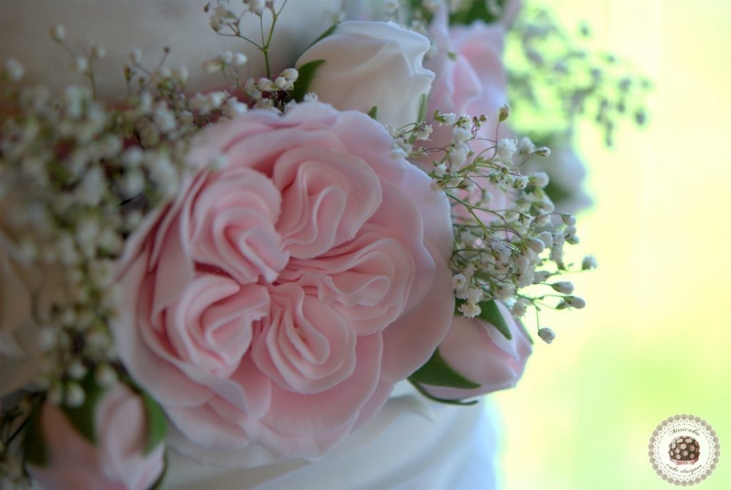 tarta-de-boda-wedding-cake-romantic-roses-sugarflowers-mericakes-mas-de-sant-llei-barcelona-weddings-english-roses-ruffle-wedding-inspiration