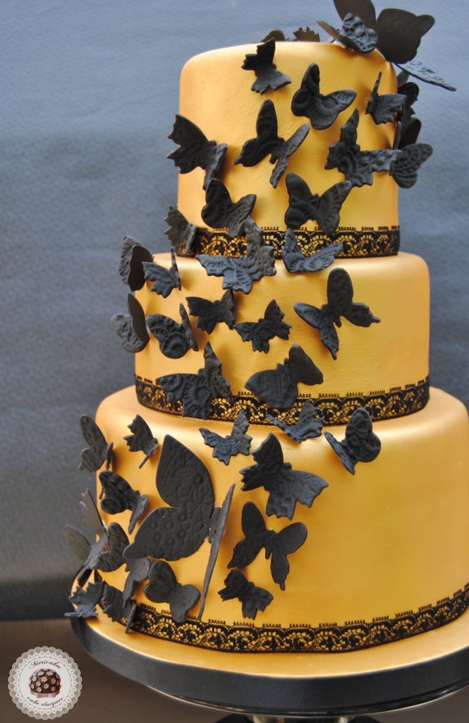 tarta-mariposas-dorado-encaje-negro-oro-weddingcake-fondant-pasta-de-azucar-sugarcraft-sugarpastemericakes