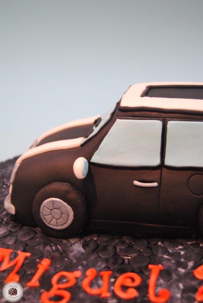 tarta-mini-coope-mini-tarta-coche-tarta-3d-tartas-decoradas-tartas-personalizadas-tartas-barcelona-mericakes-chocolate-barcelona-fondant