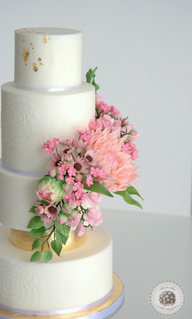 wedding-cake-spring-blooms-mericakes-barcelona-tarta-de-boda-gold-leaf-sugar-flowers-dahlia-sweet-pea-fondant-daisy-13