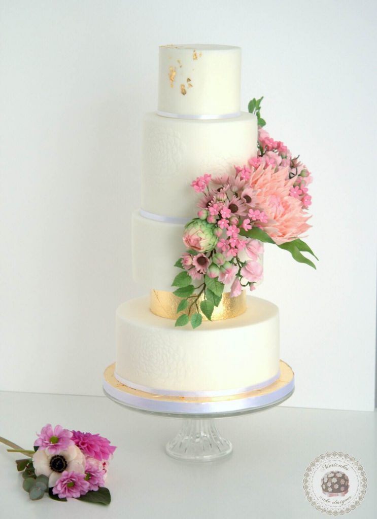 wedding-cake-spring-blooms-mericakes-barcelona-tarta-de-boda-gold-leaf-sugar-flowers-dahlia-sweet-pea-fondant-daisy-26