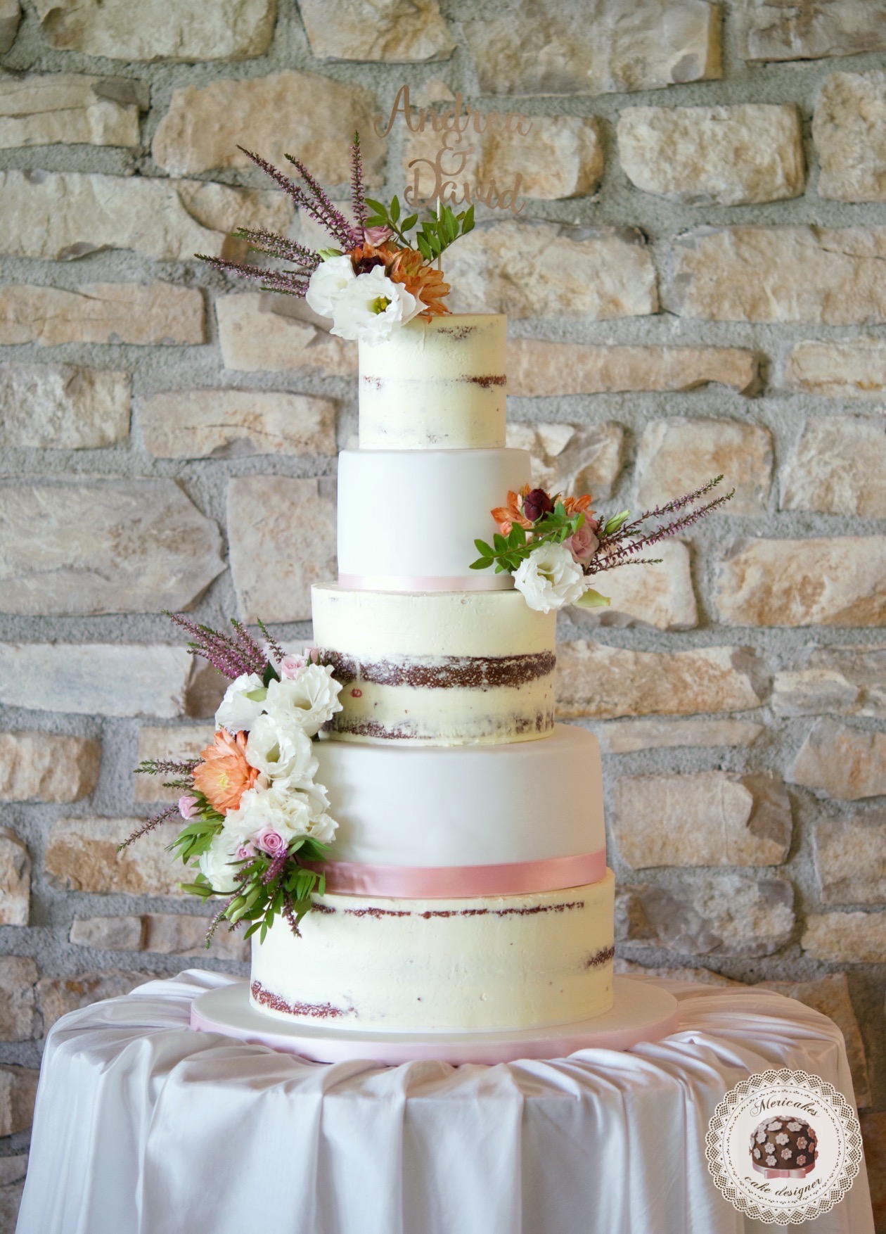 semi naked cake, wedding cake, tarta de boda, fondant, mericakes, fresh flowers, red velvet, mas de sant llei, pastel de boda, spain wedding, romantic wedding, rustic wedding 3