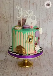 Drip Cake Alice in wonderland