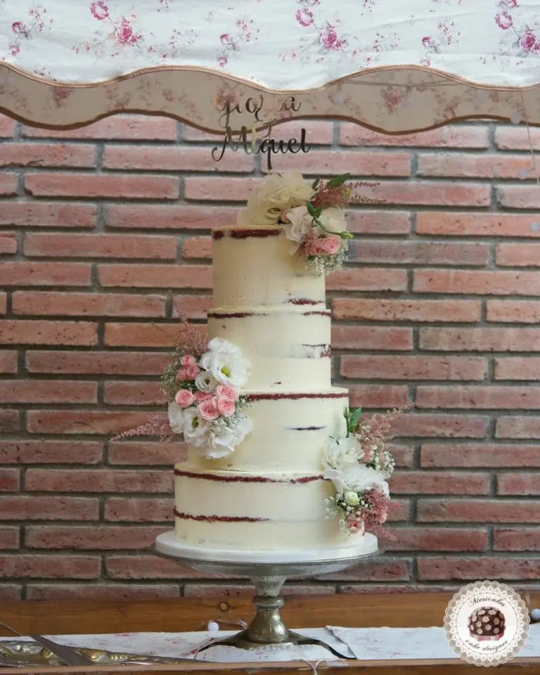 Semi naked Wedding Cake