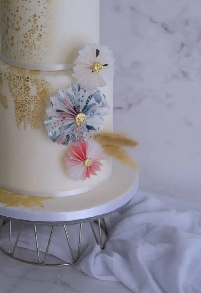 Paper Pinwheel & Cracked Gold Cake