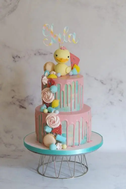 Drip cake rubber duck