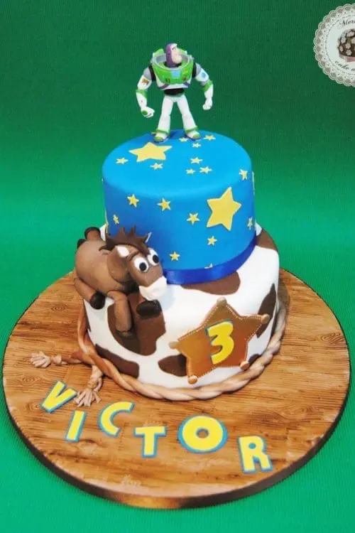 tarta-toy-story-perdigon-buzz-lightyear-pixar-cake-birthday-cake-mericakes-fondant-pastel-de-cumpleanos-vaquero-barcelona-reposteria-creativa-sugarcraft