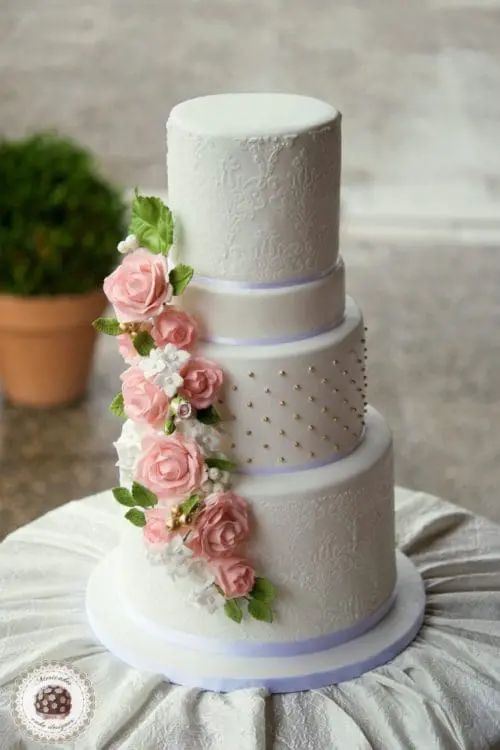 Roses & Hydrangeas Wedding Cake
