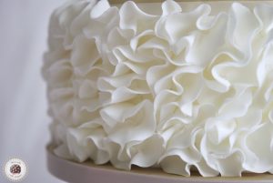 wedding-cake-tarta-de-boda-mericakes-lace-ruffle-barcelona-bridal-dress-sugarcraft-fondant-peony-chocolate-fondant-cakedesigner