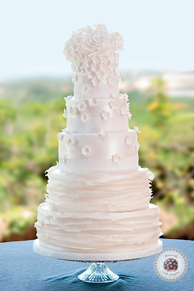 White blooms wedding cake tarta de boda barcelona