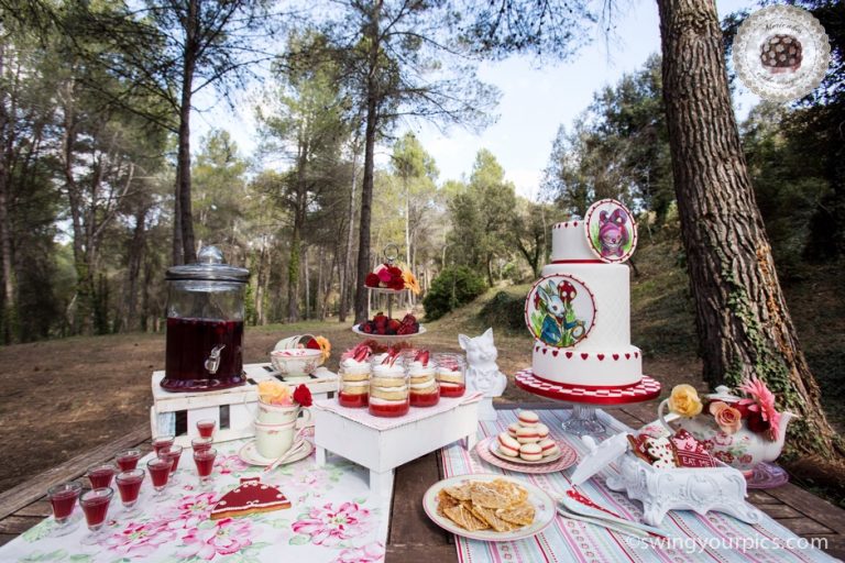 mesa-dulce-sweet-table-sugartremens-mericakes-sensacions-barcelona-aliciaa-en-el-pais-de-las-maravillas-alice-in-the-wonderland-cake-macarons-cookies-tarta-16