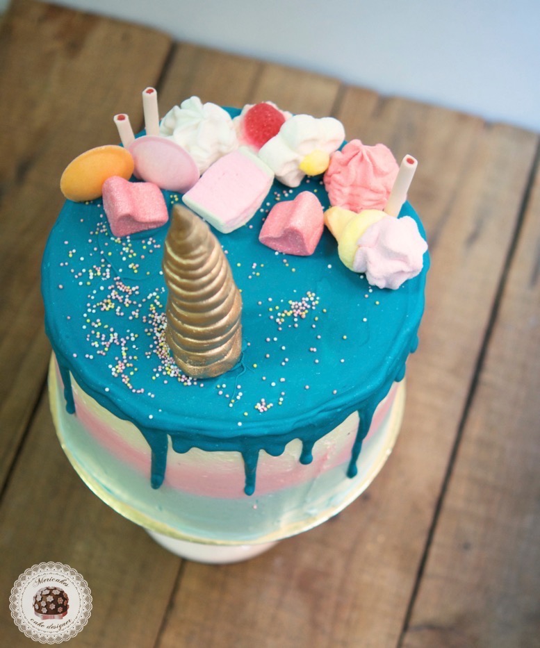 femenino directorio salida tarta-drip-cake-cream-cake-without-fondant-unicorn-unicornio-mericakes- chuches-candy-red-velvet-reposteria-creativa-sugarcraft-barcelona-tartas -barcelona-tartas-decoradas-cake - Mericakes - Cake Designer