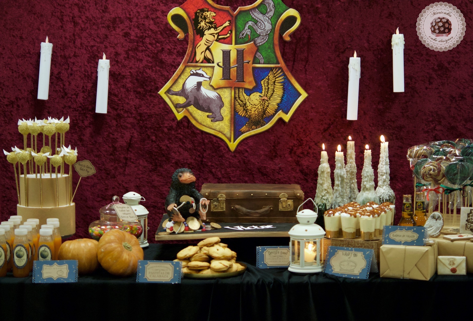 Fantastic Beasts, Animales fantasticos, JK Rowling, tarta, cake, 3D cake, Chocolate plastico, Escarbato, Niffler, Harry Potter, Newt Scamander, maleta, Galleon, Sickle, Knut
