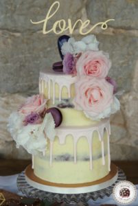 Geometric dessert table, mesa dulce, sweet table, tarta de boda, wedding cake, cake pops magnum, macarons, cupcakes,spain wedding, drip cake 10
