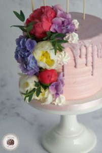 flower drip cake
