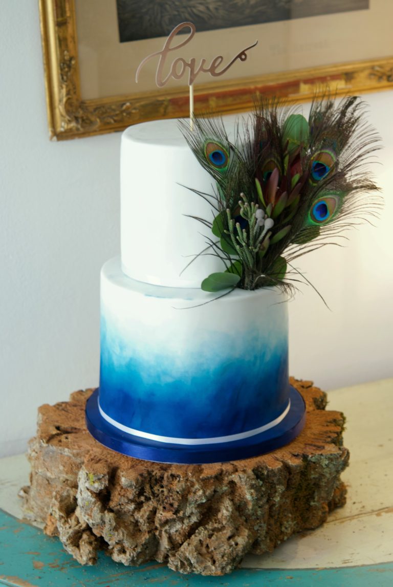 Peacock feathers wedding cake