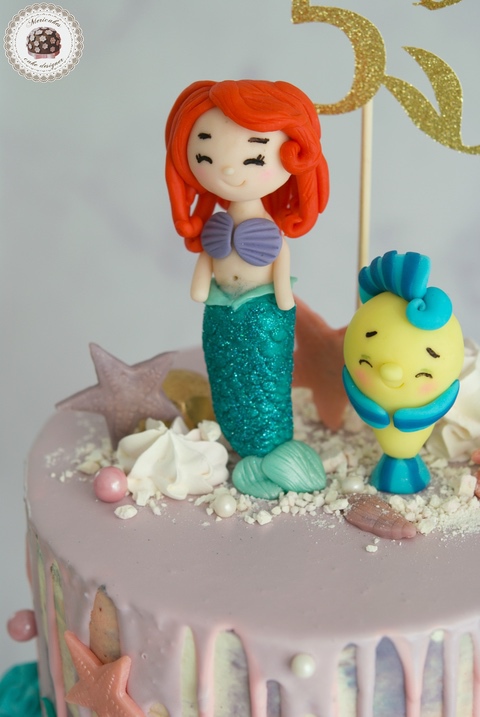 Sirenita Drip Cake