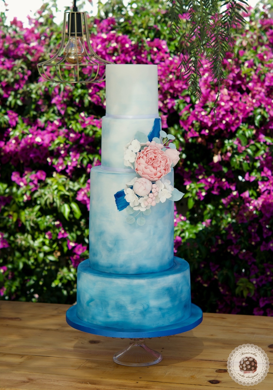 Blue Watercolor Wedding Cake, Tarta de boda, sugarflowers, fondant cake, pistachio cake, raspberry cream, flores de azucar, mericakes, barcelona wedding, luxury wedding cake
