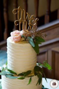 Peach roses wedding cake