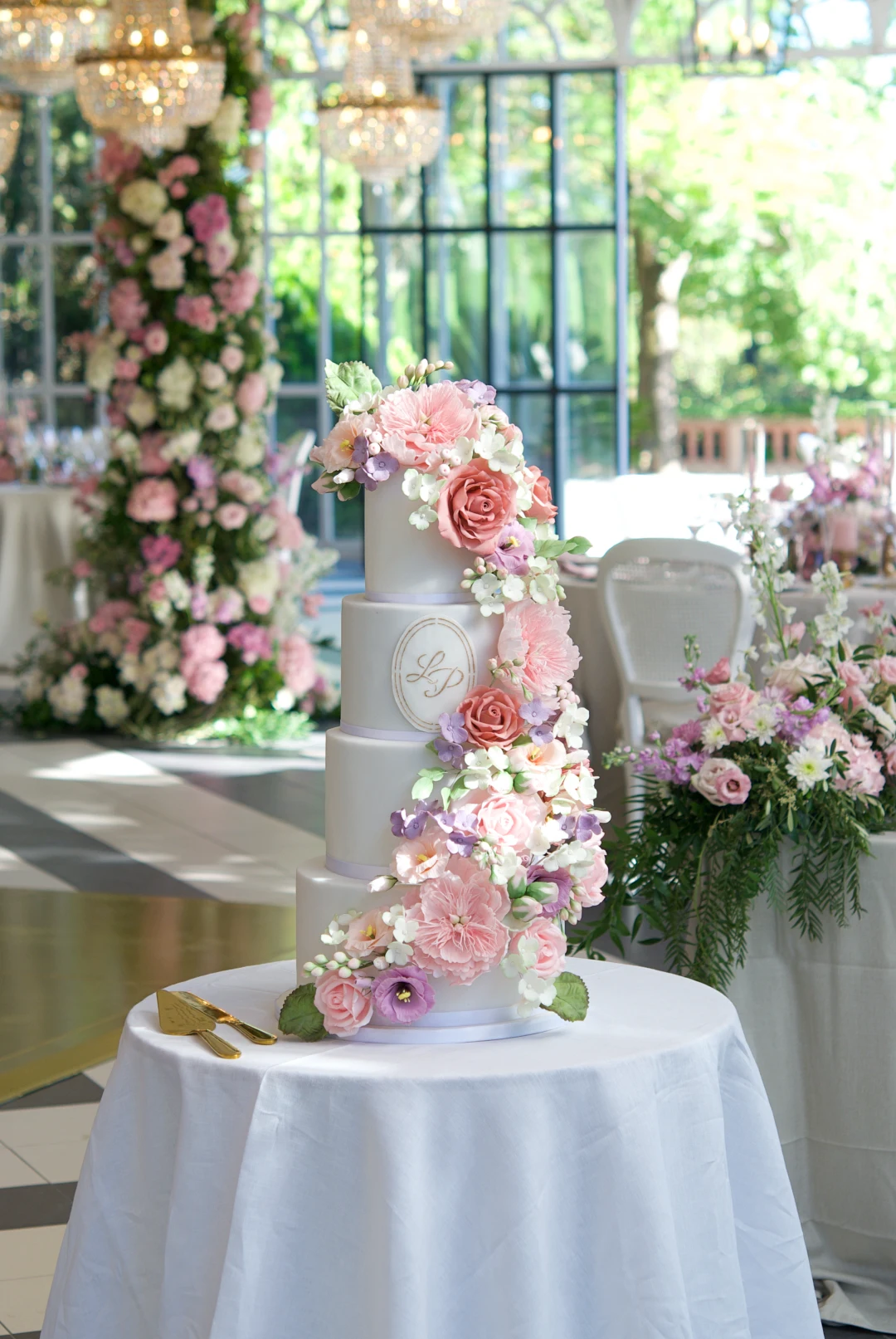 Sugar Blooms wedding cake