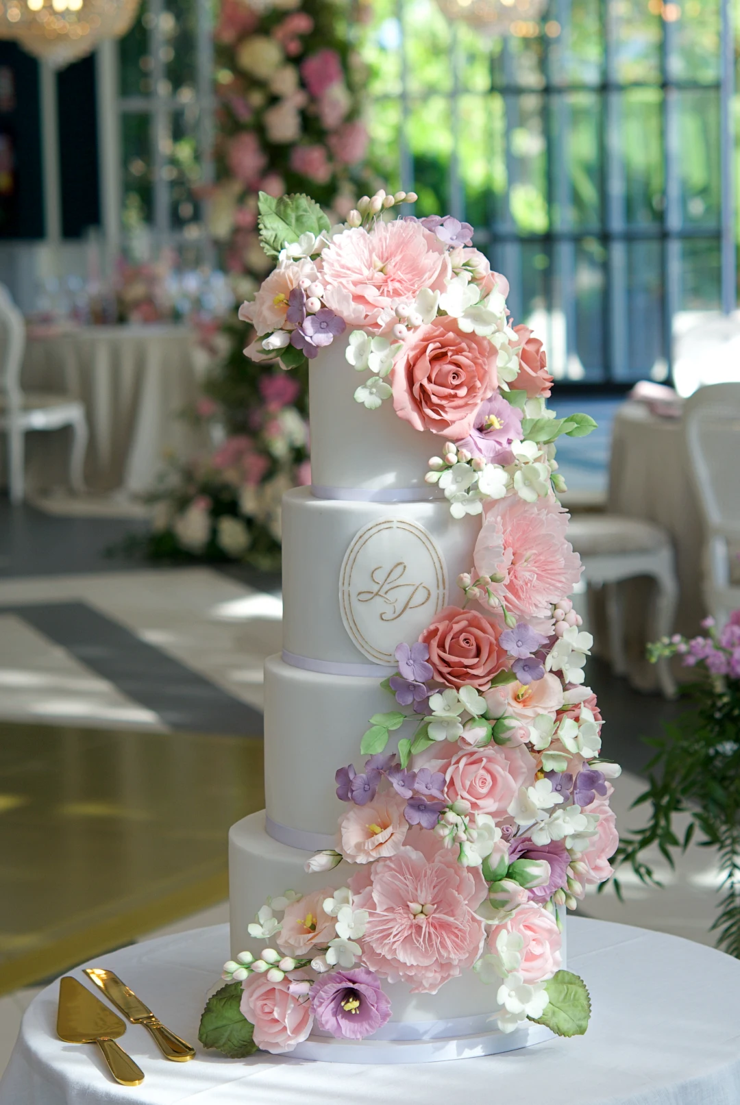 Sugar Blooms wedding cake