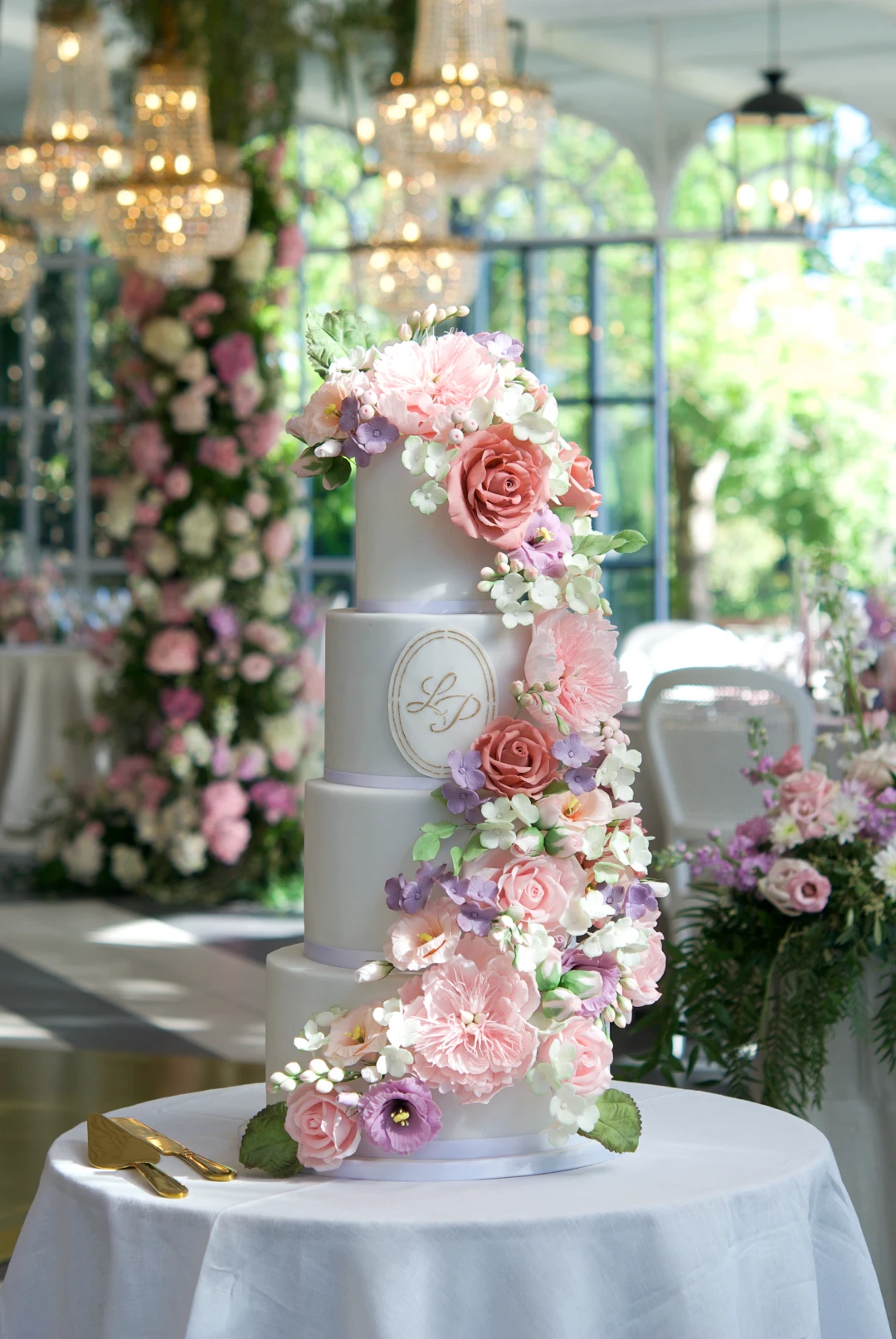 Sugar Blooms wedding cake