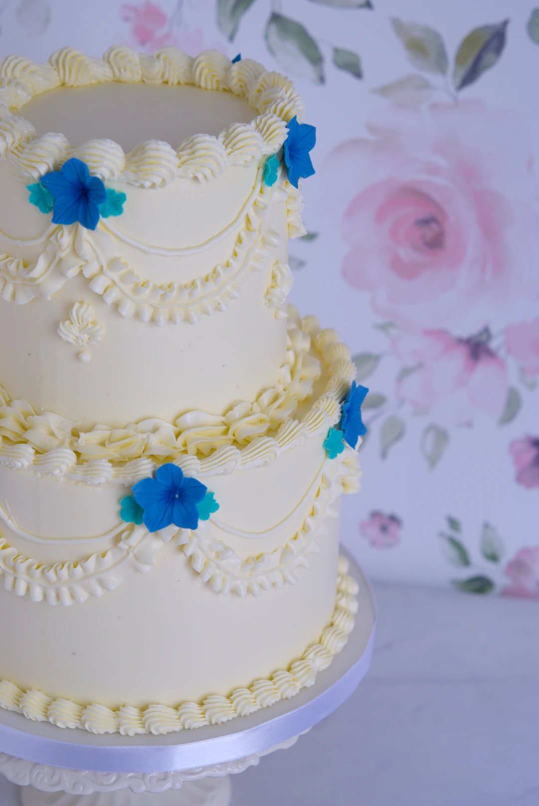 Vintage Blue Floral Cake