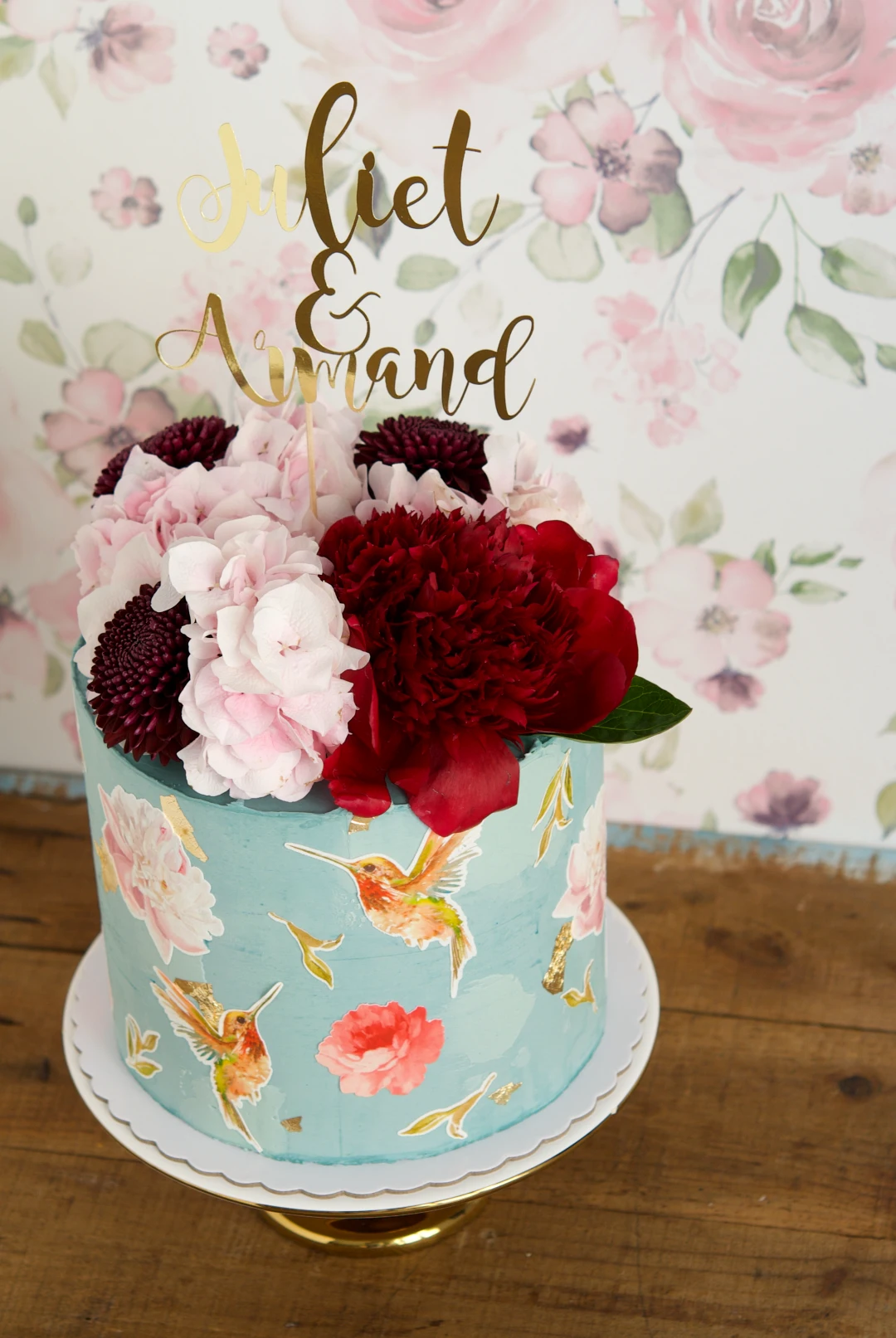 tarta de boda con flor natural