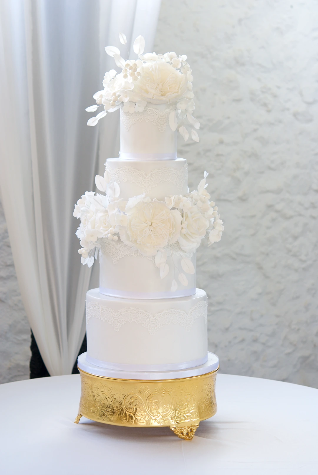 Lace Garden wedding cake