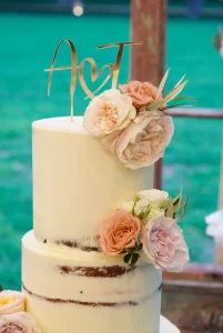 Roses & Cream Wedding Cake