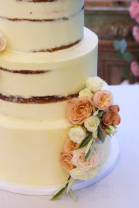 Roses & Cream Wedding Cake