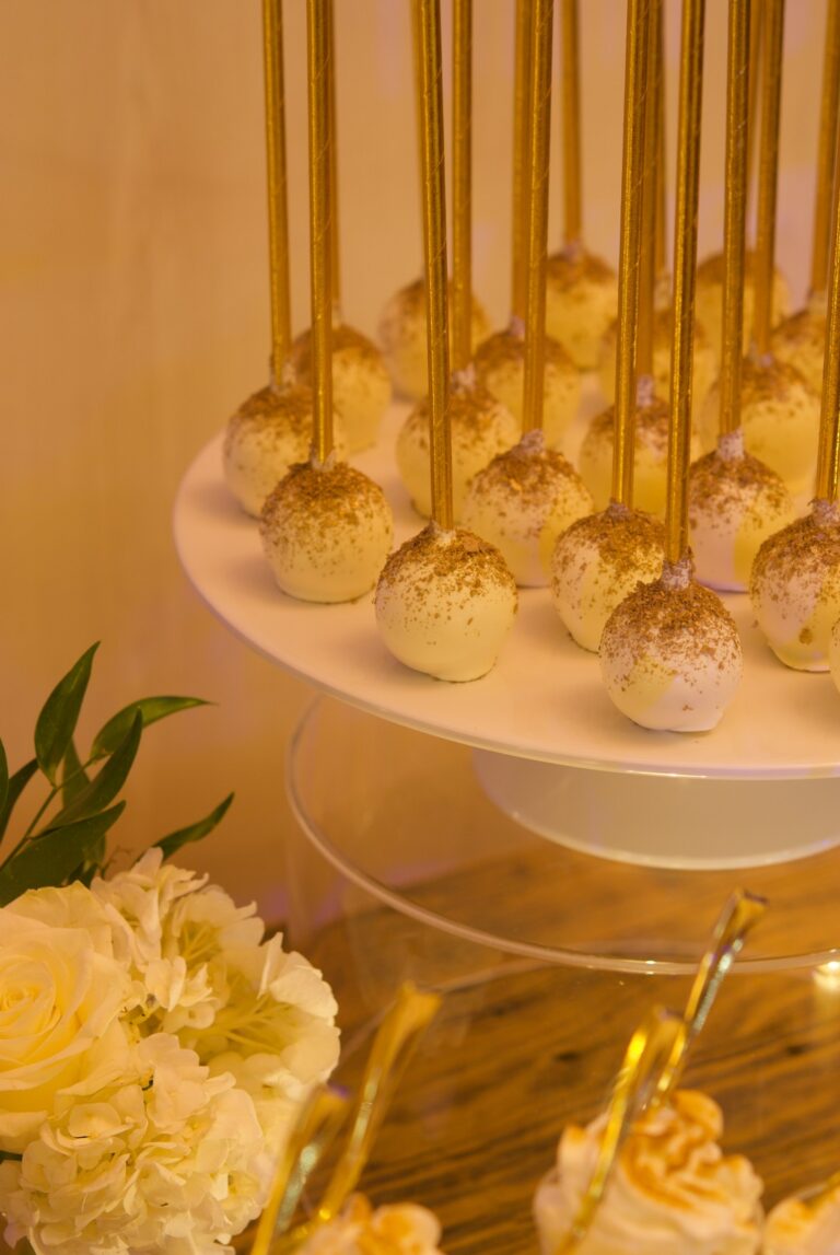 wedding cake pops