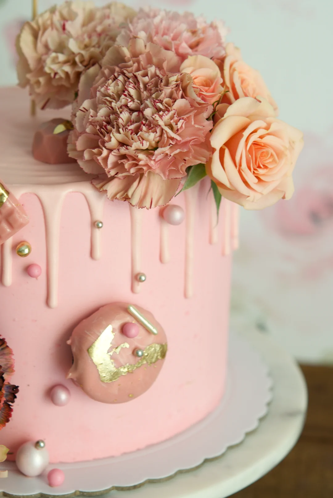 Rose and gold drip cake